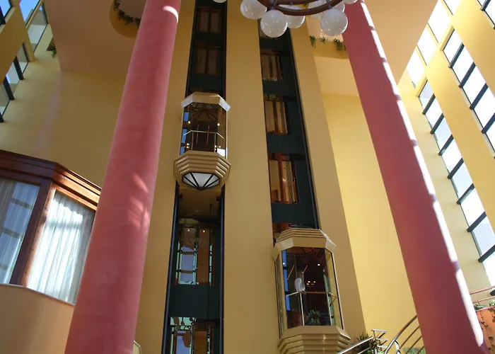 Hotel Senator 4*